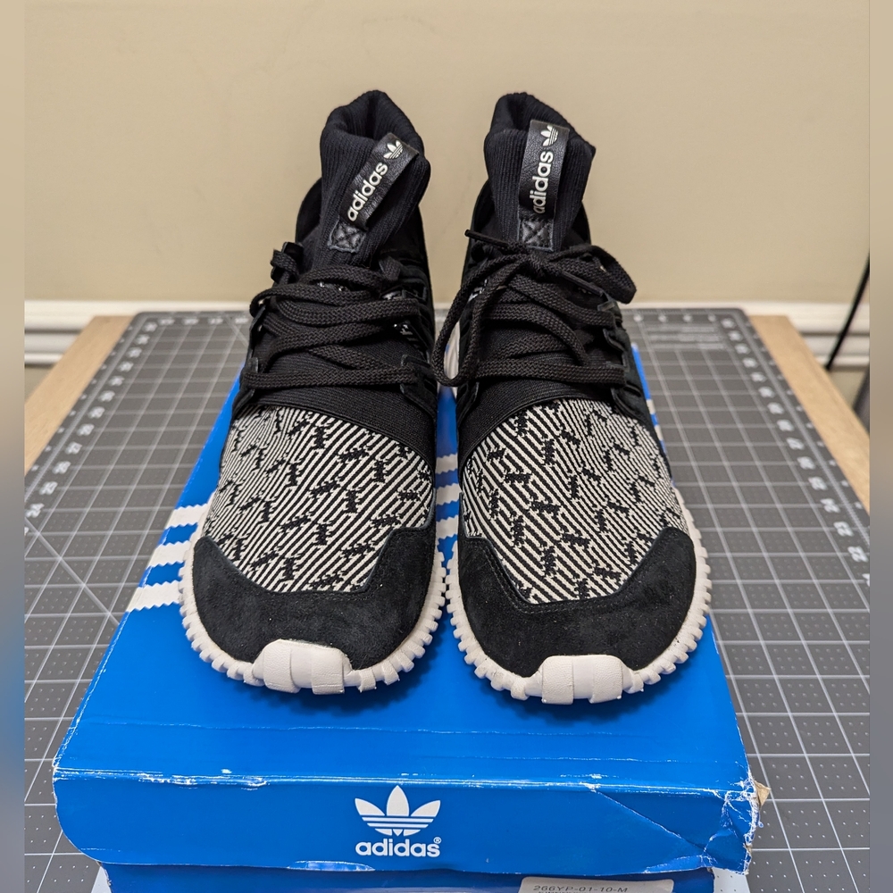 Adidas Tubular Doom 10